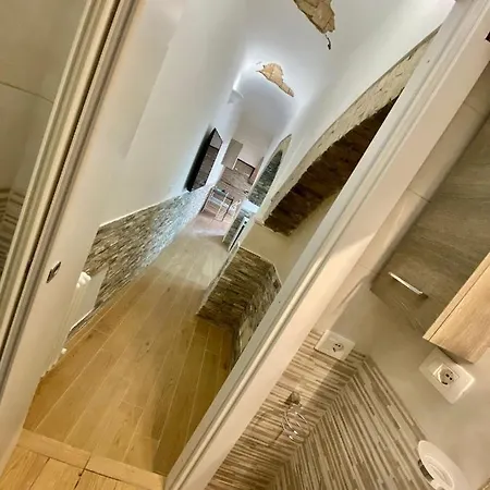 Vatican Stone Apartment *