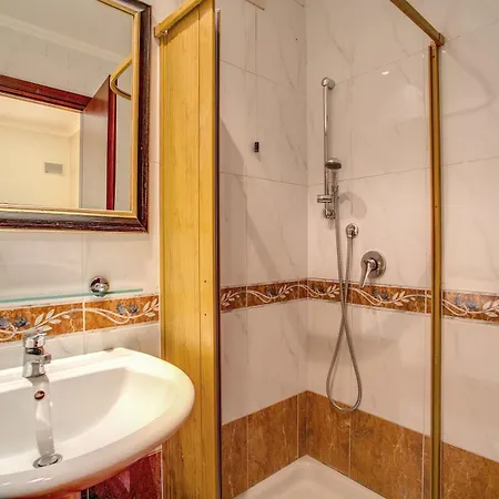 Caravaggio Hotel 3*