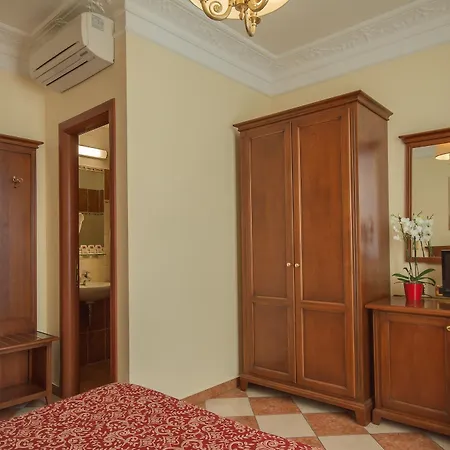 Romantica Hotel 3*