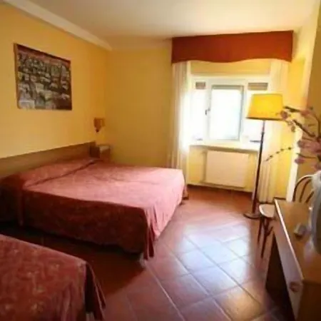 Tempio Di Apollo Hotel Rzym