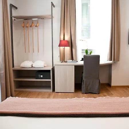 Giuturna Boutique