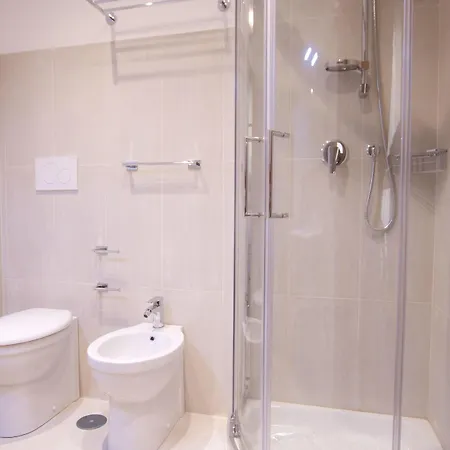 Guesthouse Borromeo Roma 3*