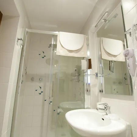 Guesthouse Borromeo Roma Guest house 3*