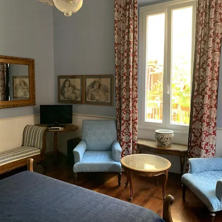 Relais Teatro Argentina Bed & Breakfast
