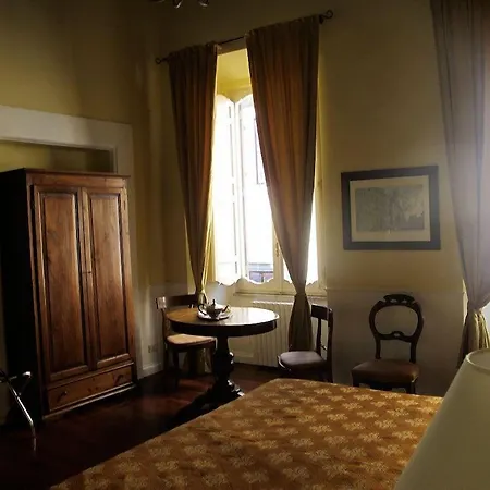Relais Teatro Argentina Bed & Breakfast 2*