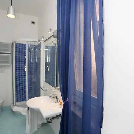 Town House Fontana Di Trevi 3* Roma