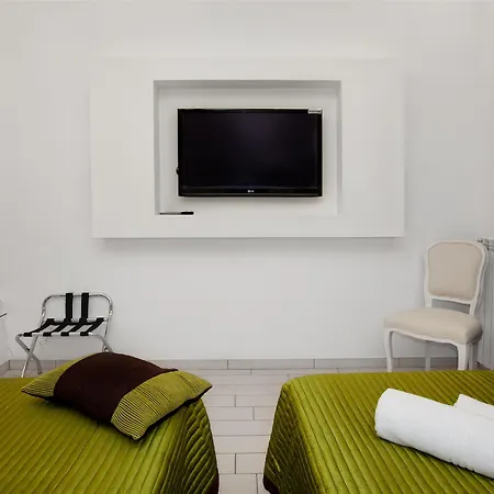 Town House Fontana Di Trevi 3*