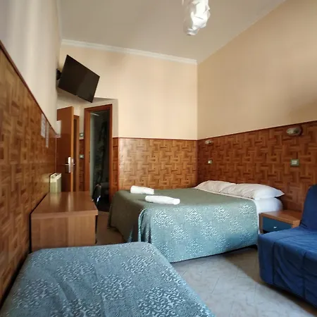 Cressy Hotel *