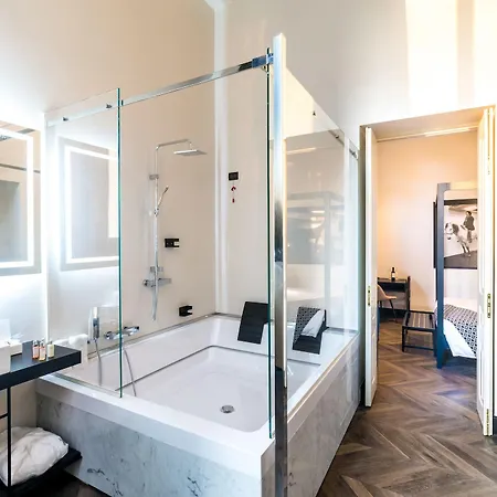 Hotel The H'all Tailor Roma