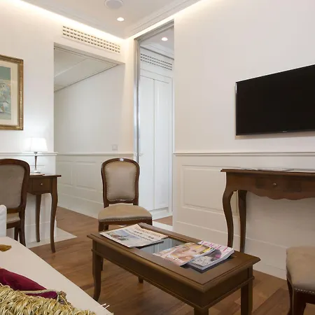 Hotel Degli Artisti 4*