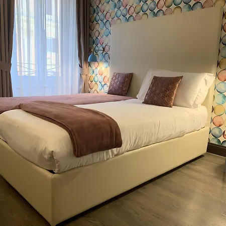 Relais Piazza Del Popolo 3*