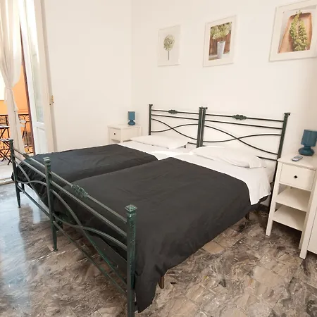 Hotel Santi Quattro Al Colosseo *