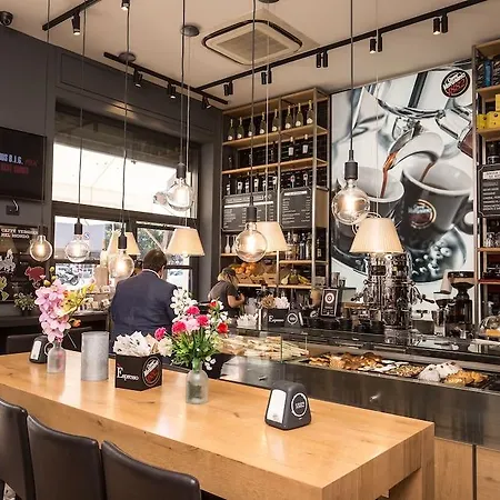 Relais Piazza Del Popolo לינה וארוחת בוקר 3*