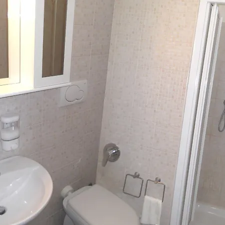Centre Guest house 2*