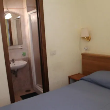 Pomezia Hotel 2*