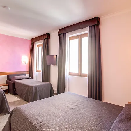 Hotel Tiburtina Metro 3*