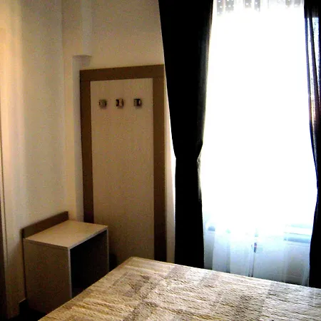 Guest house Holidays S.lorenzo New Rome