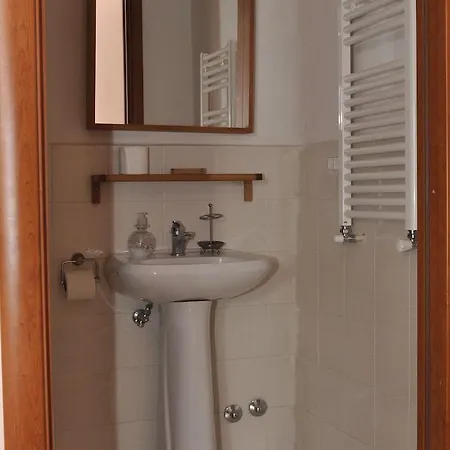 Gialel Πανσιόν