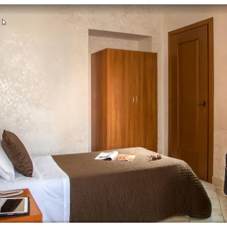 Ciao Hotel *