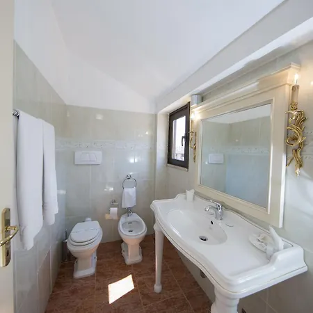 מלון Mancini Park 4*