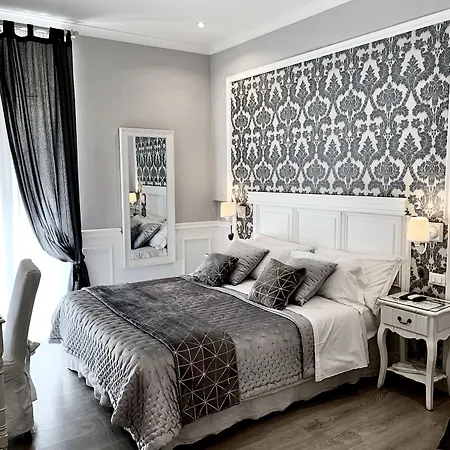 Charme & Chic Bed & Breakfast Rome