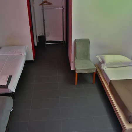 Auberge de jeunesse M&j Place *