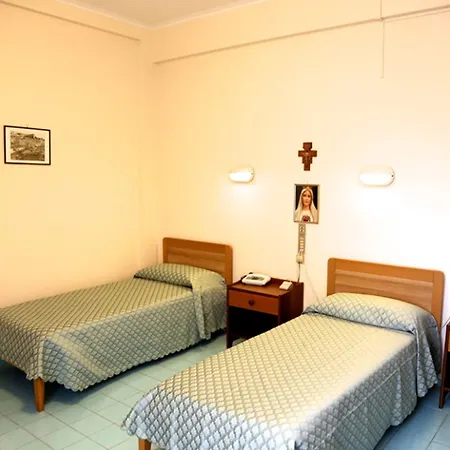 Istituto Piccole Ancelle Di Cristo Re Pensjonat 3*