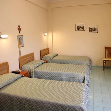 Istituto Piccole Ancelle Di Cristo Re Pensjonat 3*