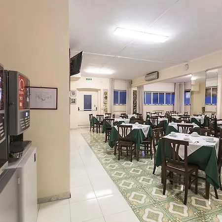 Istituto Piccole Ancelle Di Cristo Re Pensjonat Rzym