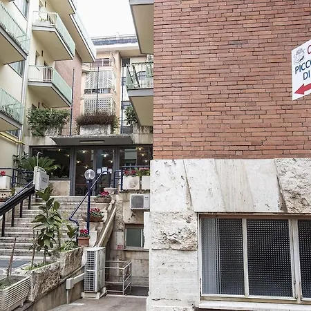 Istituto Piccole Ancelle Di Cristo Re 3* Rzym