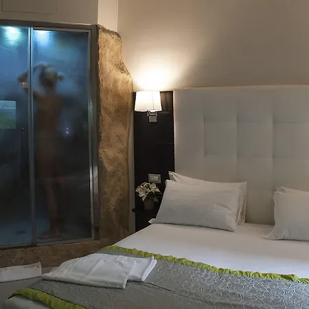 Holidays Boutique 4*