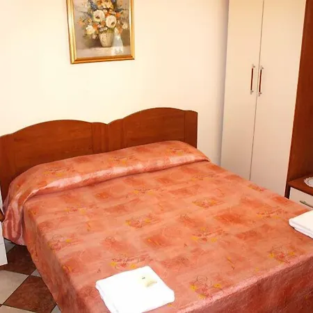 Sergio House 2*