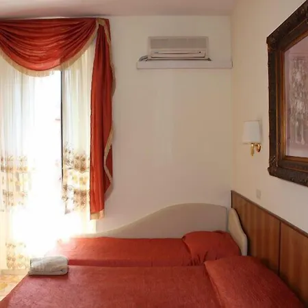 Sergio House Bed & Breakfast 2*