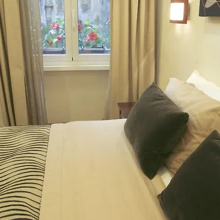 Daphne Trevi Apartment *