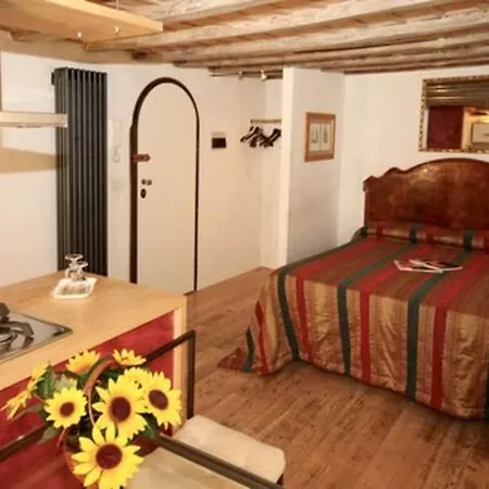 Boutique Campo De' Fiori Hotel 3*