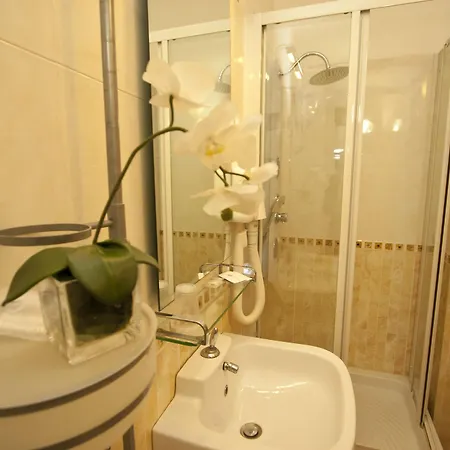 Bed & Breakfast Le Di Via Ottaviano - In 2*