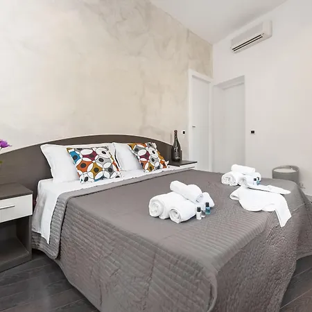 Gate 40 Guest house 2*