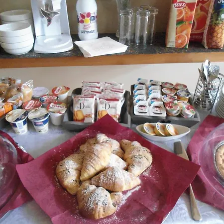 Aida Charming Bed & Breakfast 2*