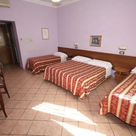 Hotel Marisa 3*