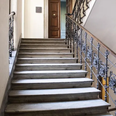 Πανσιόν Le Quattro Dame Luxury 3*