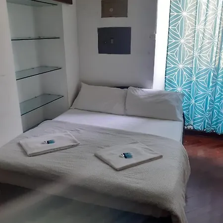 Hostel Happy
