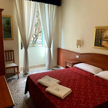 Casa de hóspedes Paramount 5*