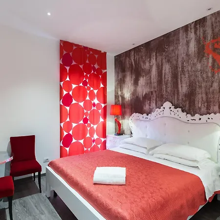 Town House 3*