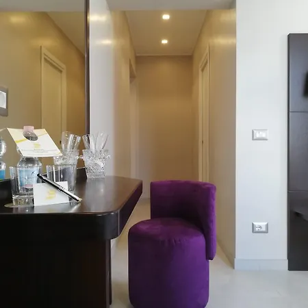 Holidays Boutique 4*