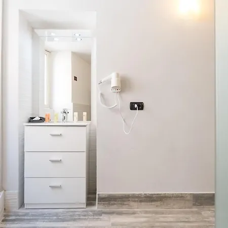 Rhome Plaza Collection Guest house *
