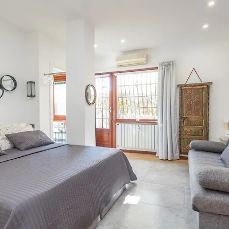 St Peter's Spacious 4 Bdr With Private Parking Apartment