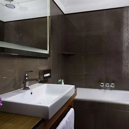 Una Deco 4*