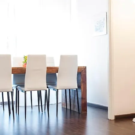 Great In Great Location - * Roma