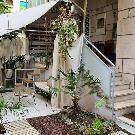 Garden Casa Kangen Holiday home Rome