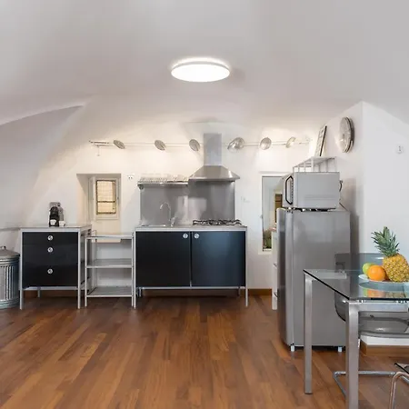 New! Amazing Piazza Navona View Apartment Rom